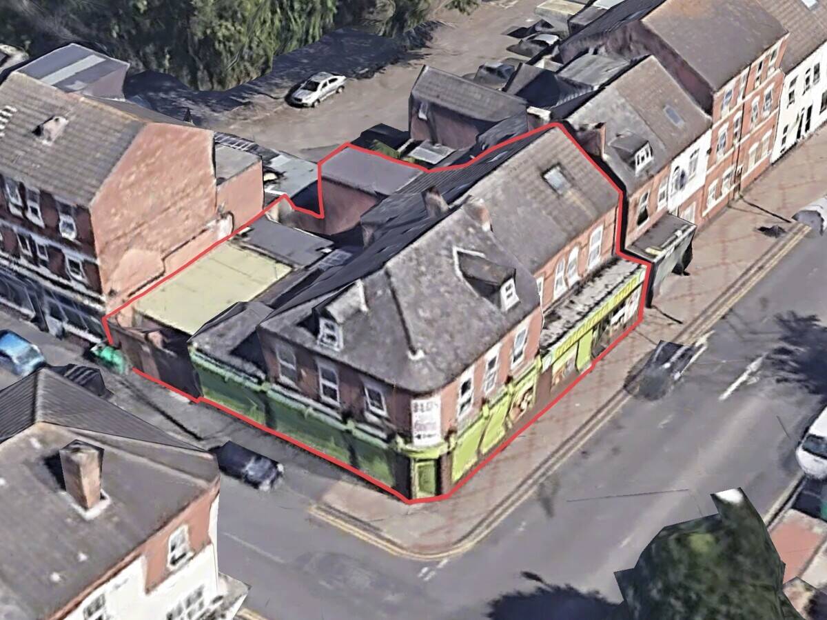 Prime Corner Plot Investment Property with Retail Unit and Four Flats in Nottinghamshire NG7 Photo 2