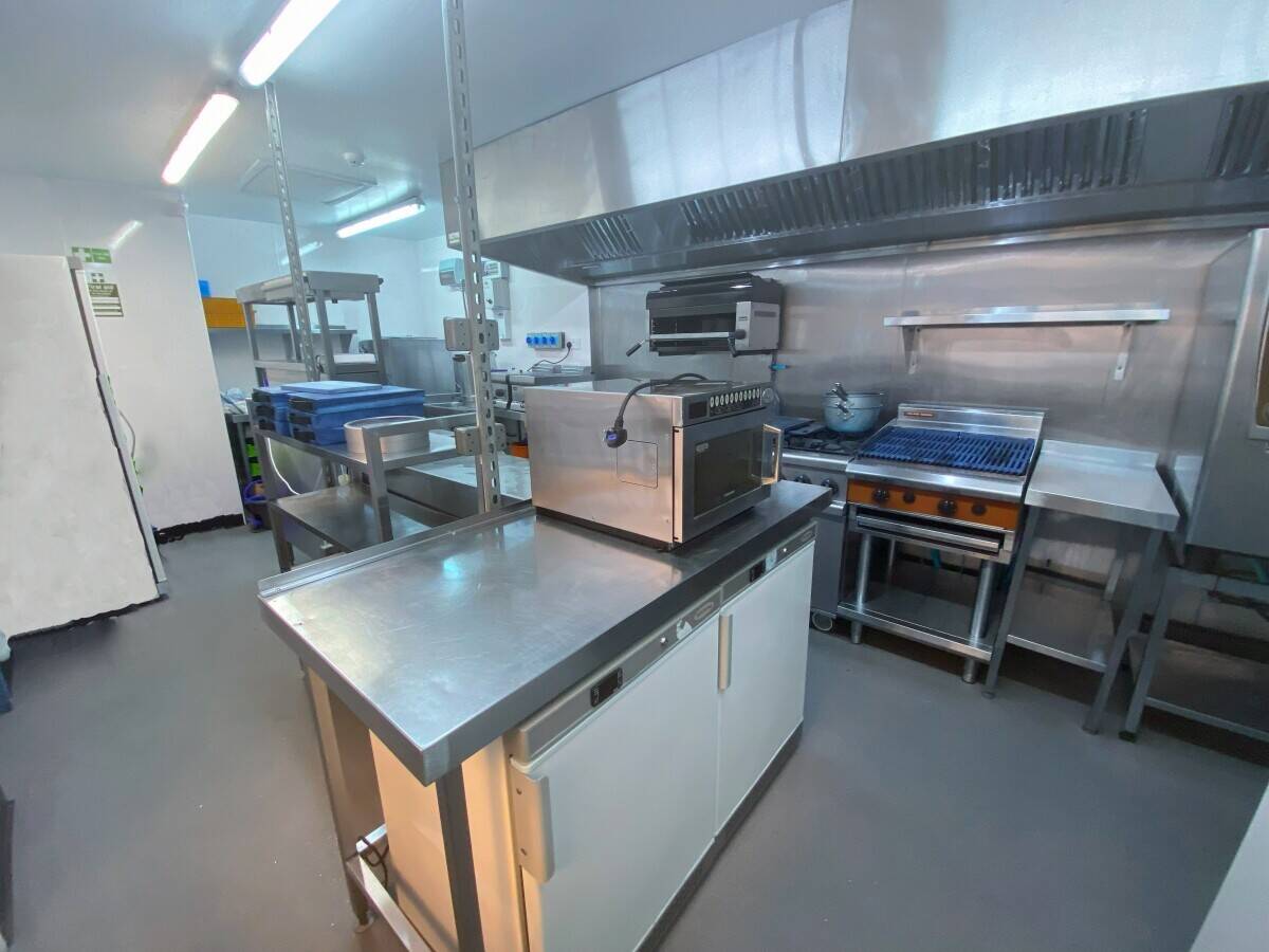 Ground Floor Restaurant/Bar in Kendal, Cumbria with A1-A5 Class Use For Sale Photo 3