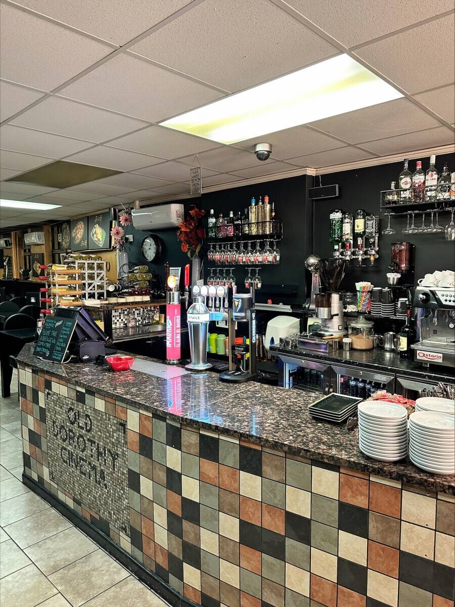 Busy Bistro/Pizzeria for Sale in Llangollen, A Prime Tourist Spot in North Wales Photo 2