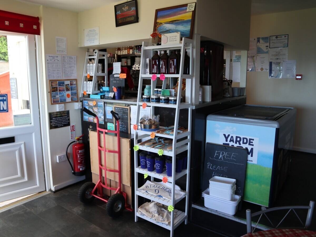 Unique Opportunity to Own a Cliffside Coastal Café in Scenic Shanklin, Isle of Wight Photo 2