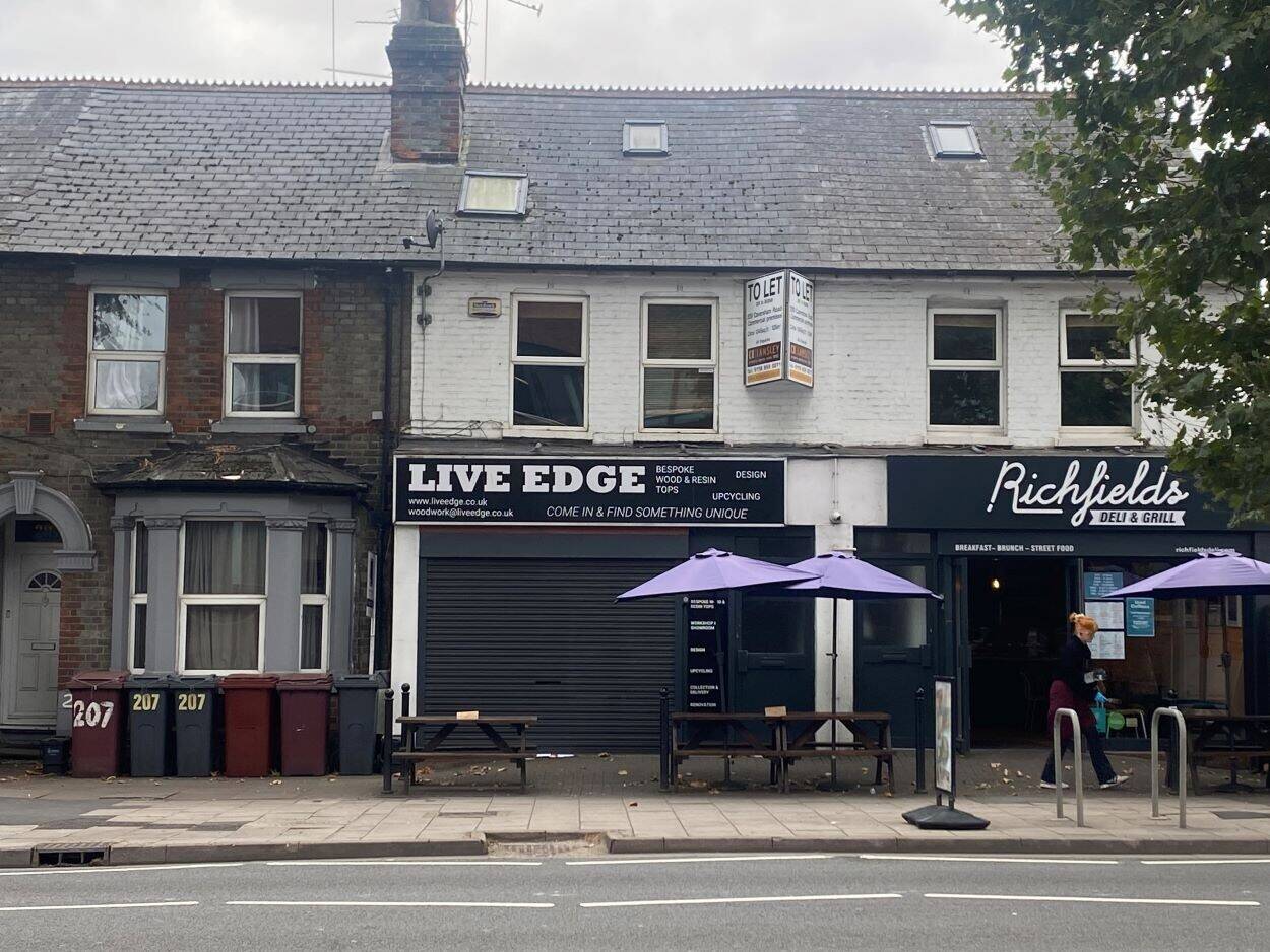 Prime Freehold Commercial Property with Development Potential on Caversham Road, Reading Photo 2