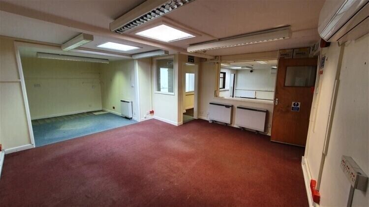 Prime Auction Lot - Former Magazine Offices at 31 High Street, Stalbridge, Dorset For Sale Photo 2