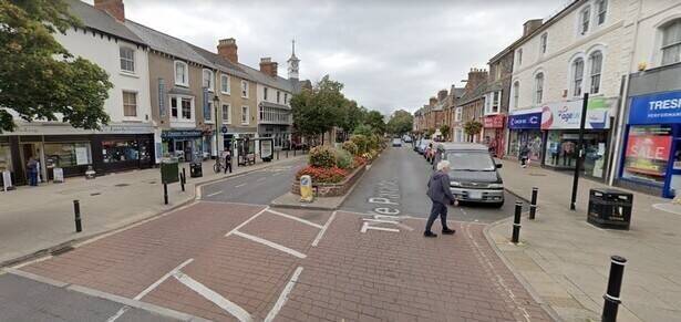 Mixed-Use Commercial and Residential Property for Sale in Minehead Somerset Photo 2