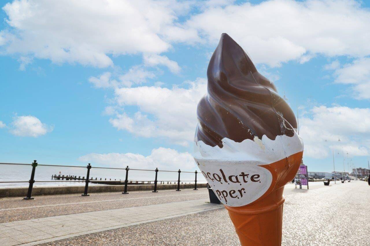 Prime Seaside Investment Opportunity, Residential/Commercial Property in Lowestoft Photo 2