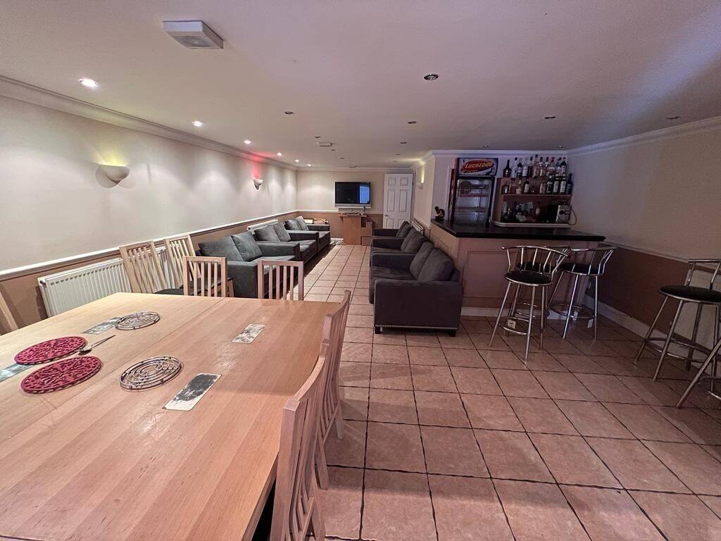 Prime Freehold Commercial Unit for Sale in Rayleigh's Brook Road Industrial Estate Photo 2