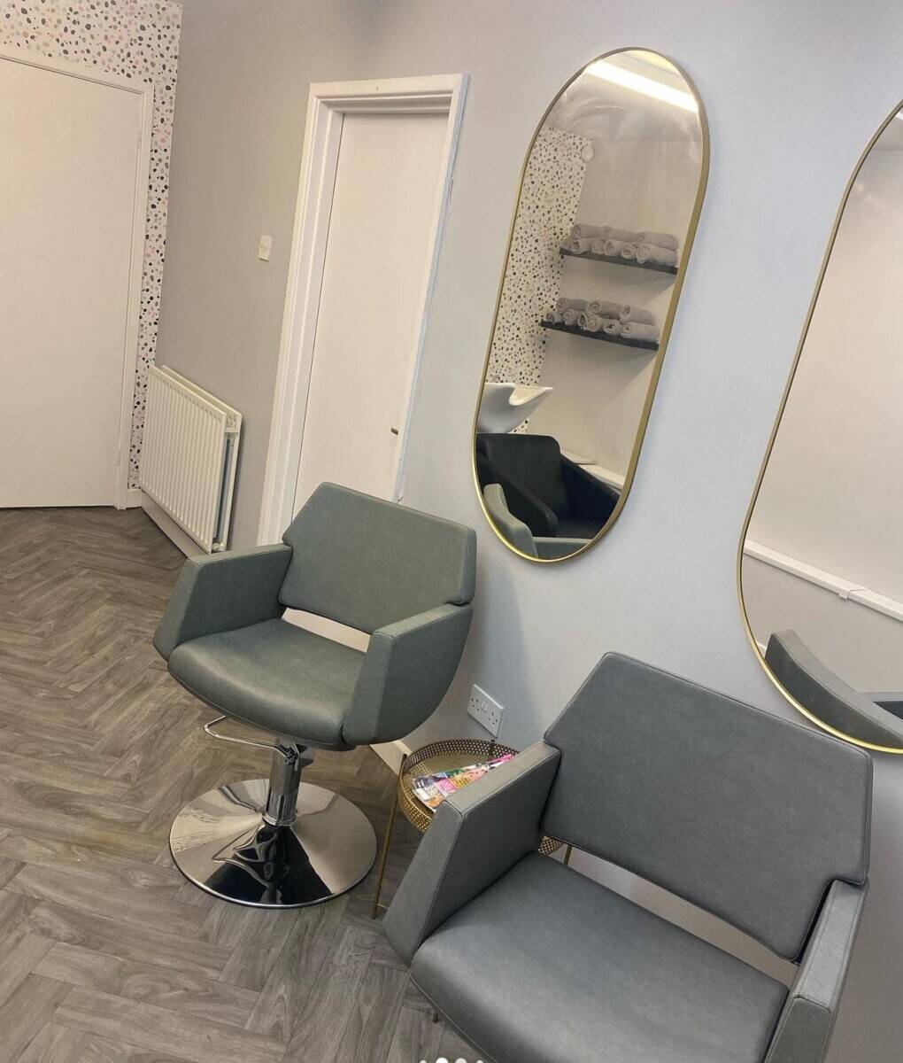 Egremont Freehold Property with Laundrette and Salon in Prime Location Photo 2