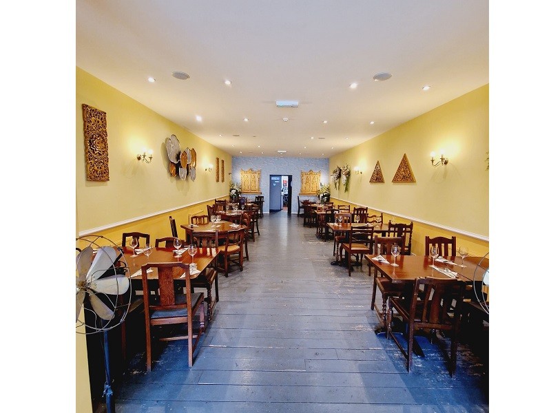 Highly Rated Thai Restaurant and Accommodation in Alton Hampshire for Sale Photo 2
