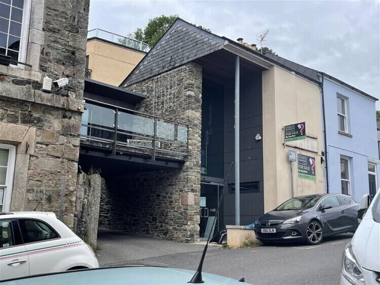 Former Commercial Tavistock Property, Approved for 3-Bedroom House Conversion, Up for Auction Photo 2