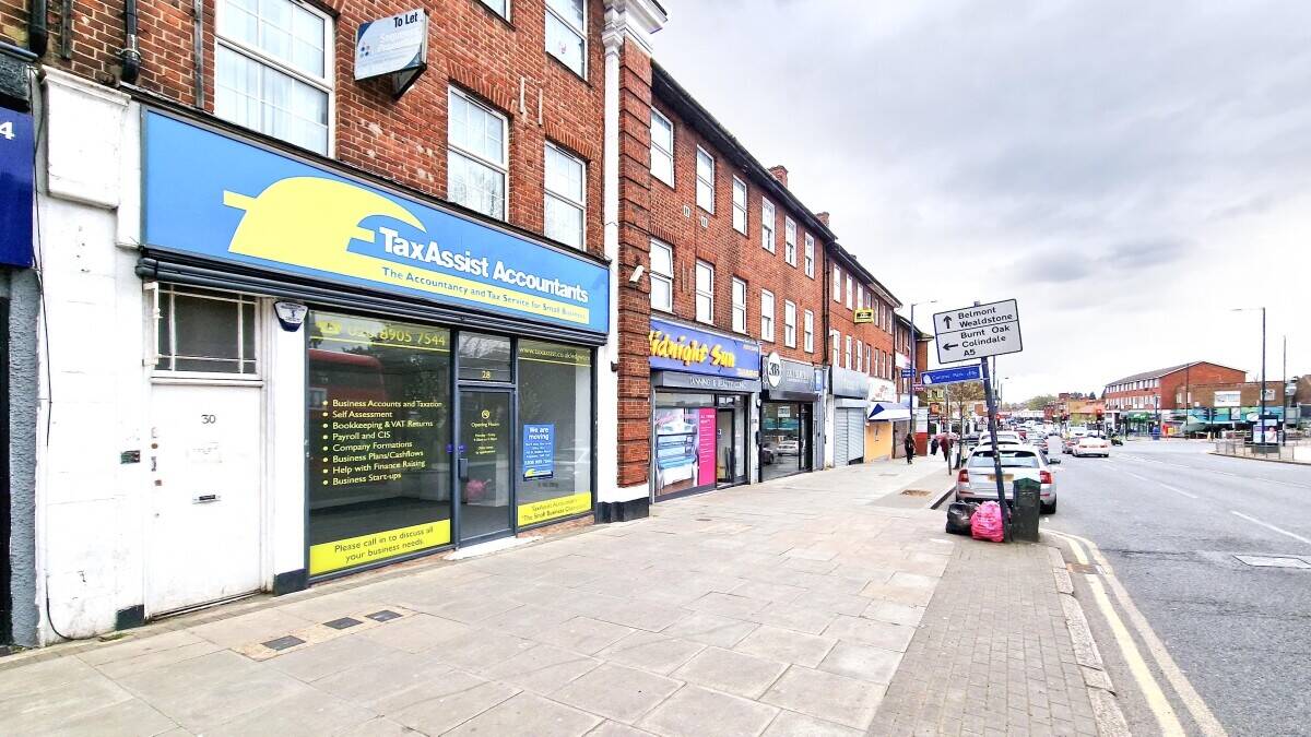 Prime High Street Retail Space Available for Lease in Vibrant Edgware Photo 2
