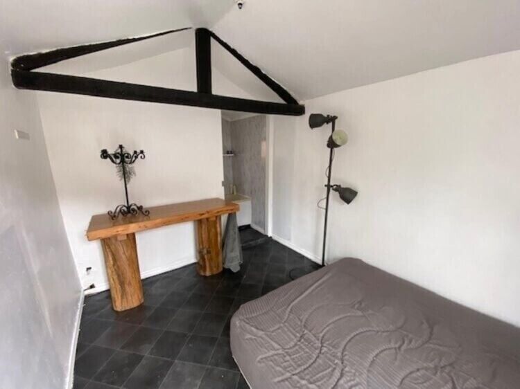 Freehold Commercial Property in Earlsdon, Coventry with Barber Shop and 4 Bedroom Accommodation Photo 2