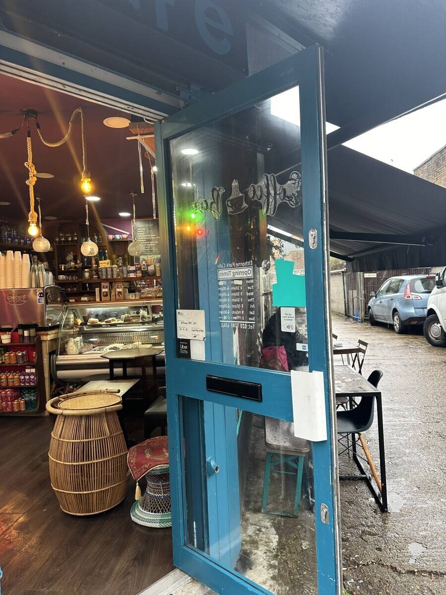 Family-Run Coffee Shop Leasehold for Sale on Hornsey Road, London Photo 2