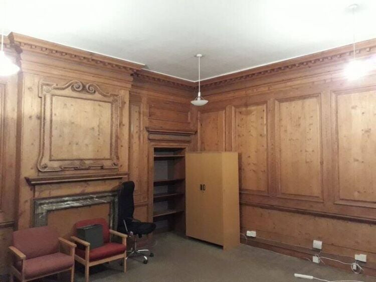 Amazing wood panelled office in a Grade 11 Listed buiding TO LET, on flexible terms. Acomb, York Photo 2