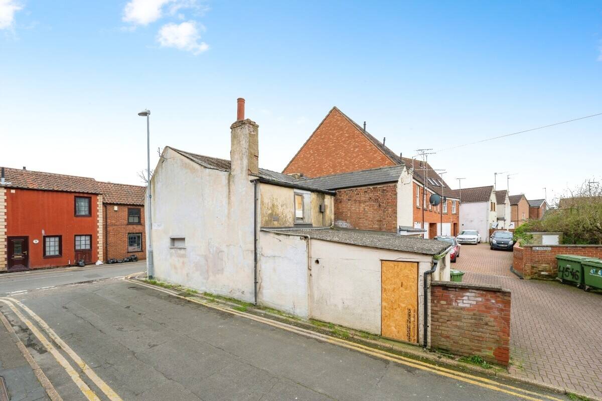 SHOP WITH PLANNING FOR TAKEAWAY Photo 2