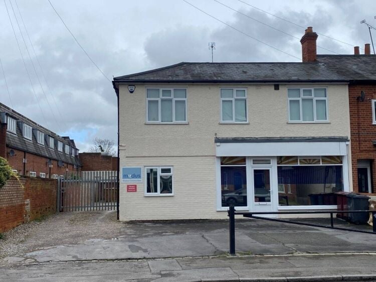 Prime Ground Floor Commercial Space with Rear Yard Available in Tilehurst, Reading Photo 2