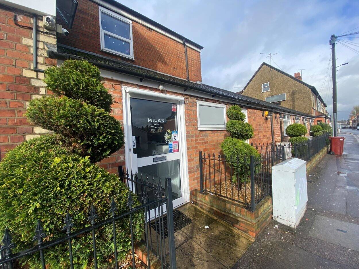 Turnkey Beauty Salon & Sun Tanning Space on Oxford Road, Reading Berkshire Photo 2