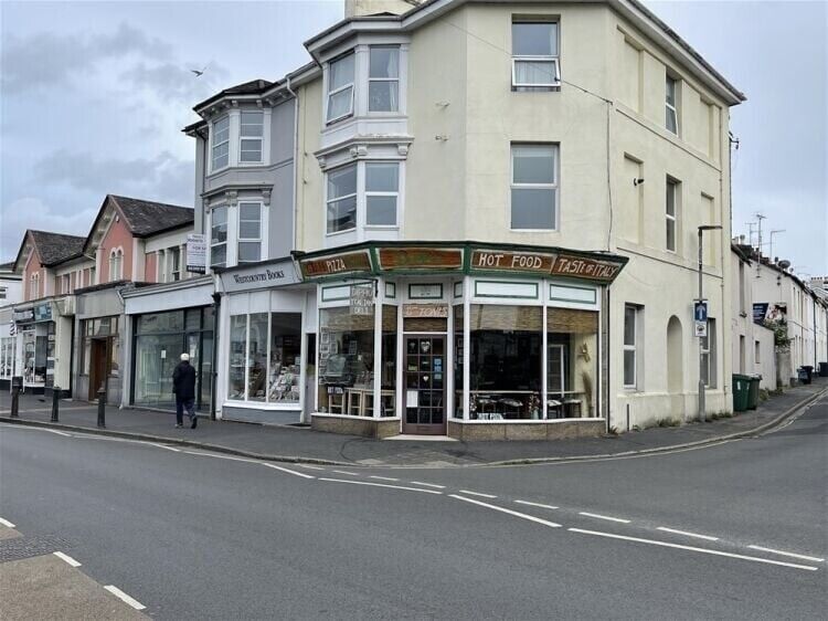 Corner Retail Premise in Central Newton Abbot To Let For Sale in Newton Abbot Photo 2