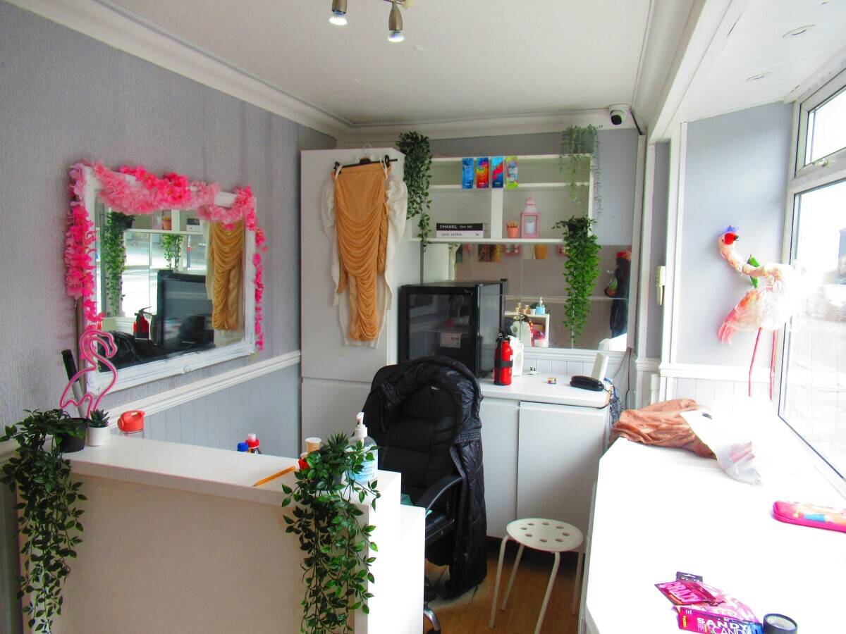 Clayton-Le-Moors Main Road Investment Property, Ideal Location with Free Parking Photo 2