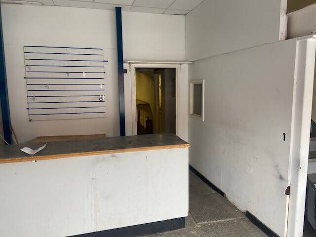 Commercial Unit To Let Tyseley Birmingham Photo 2