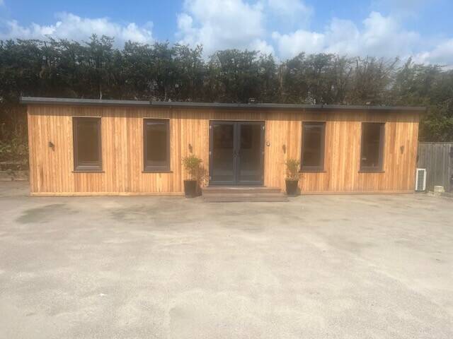 Rent this New, Air-Conditioned Office Block with 30+ Vehicle Parking in Secure Yard in Colchester Es Photo 2