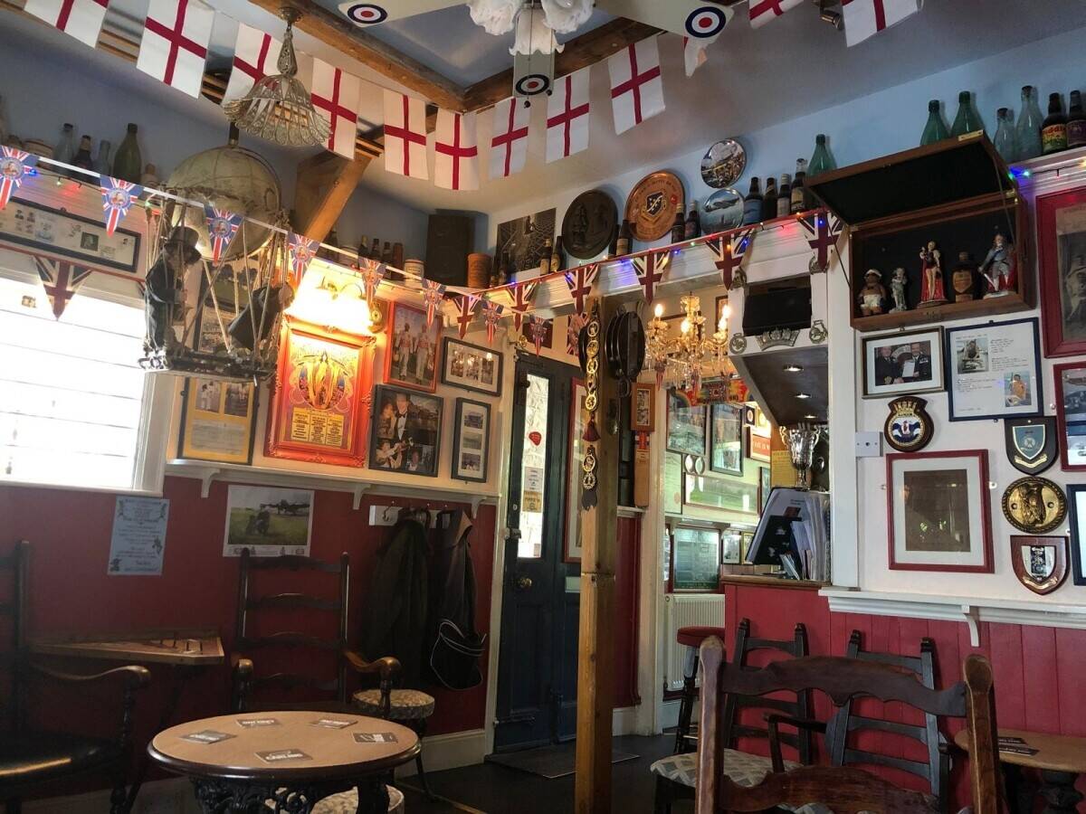 Freehold Historic Pub in Ventnor Isle of Wight, High Potential for Business Growth Photo 2