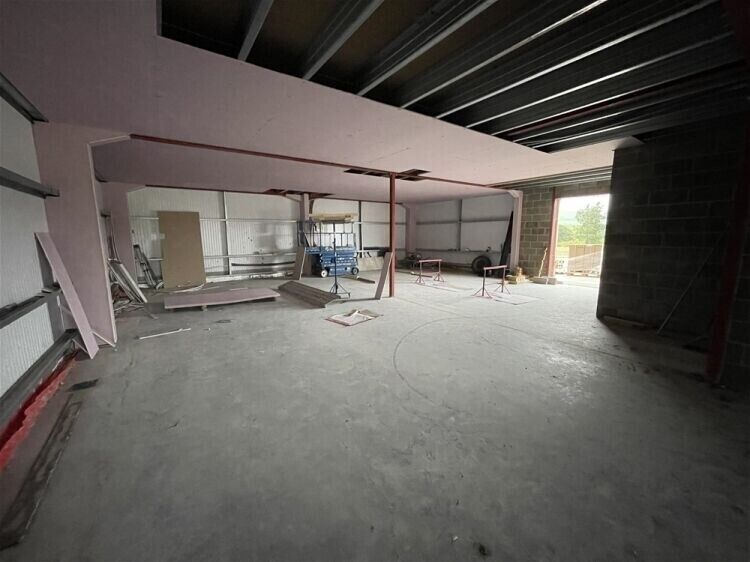 Rent a Newly Built, Accessible Light Industrial Property with Mezzanine in Beacon Park, Totnes Photo 2