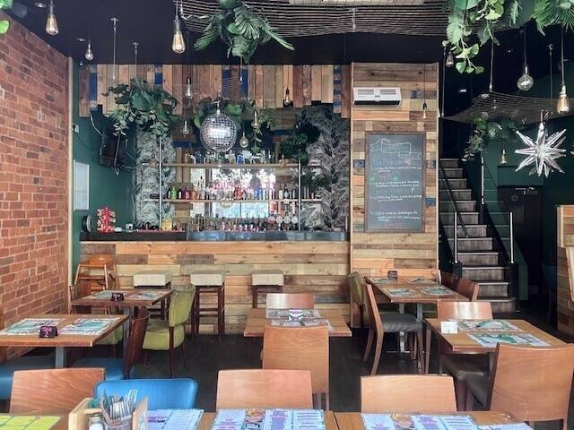Prime Restaurant/Bar Investment Property in Derbyshire, Excellent Growth Potential Photo 2