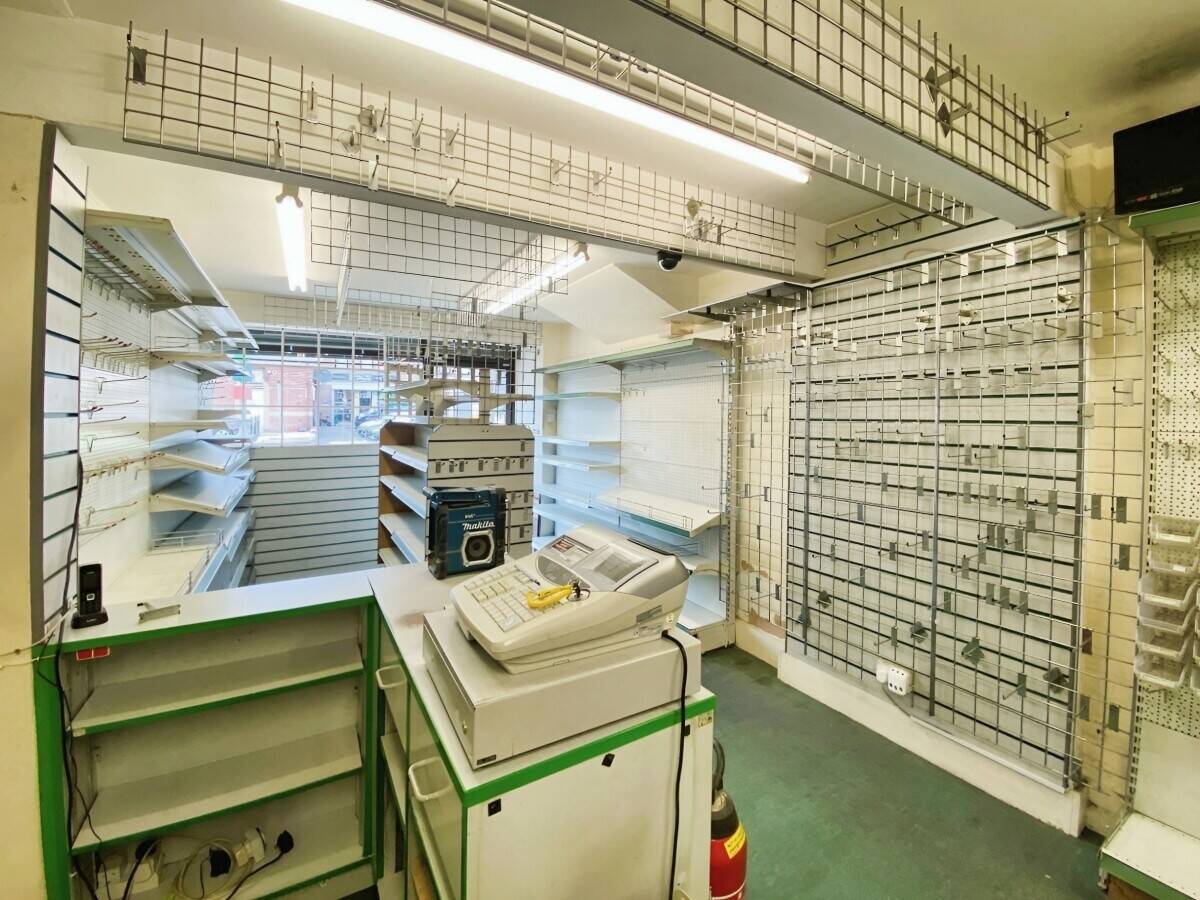 Prime Ground Floor Commercial Space Available for Rent in Tilehurst, Reading Photo 2