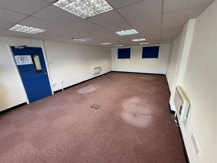 First Floor Self-Contained Office/ Business Hub For Sale in Newton Abbot Photo 2