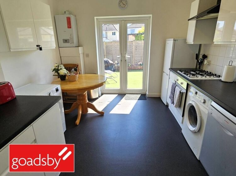 Bournemouth Dorset Commercial Property with Airbnb Potential for 11 Guests Photo 2
