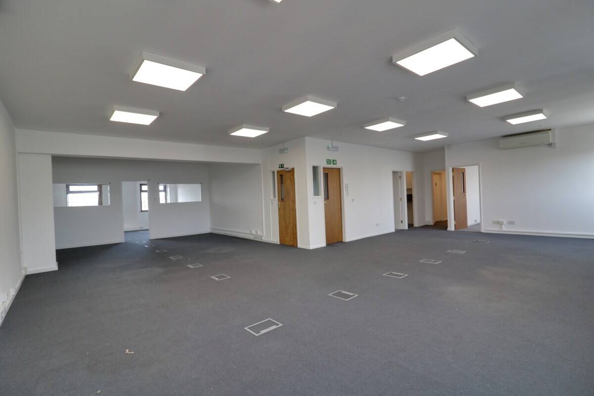 OFFICES - APPROX. 2,059 SQ. FT. Photo 2