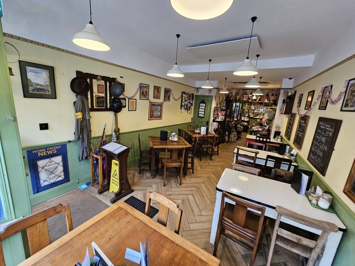 Two-Storey Freehold Building for Sale in Ramsgate - Perfect for Café or Rental Investment Photo 2