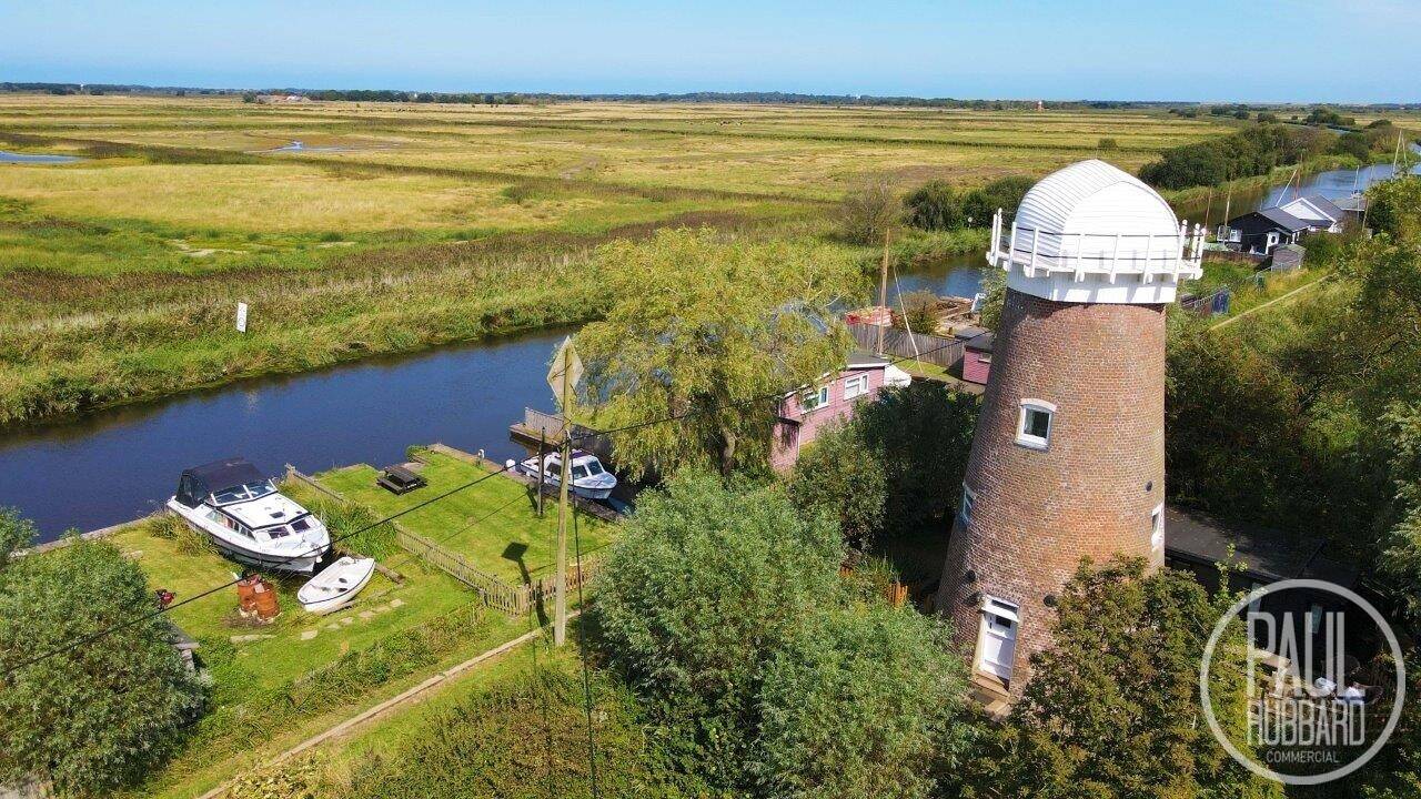 Historic Grade II listed Mill in Norfolk, Successful Holiday Let with Spectacular Views Photo 2