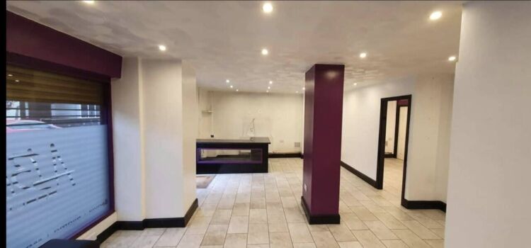 Main Road Shop To Let in Accrington Photo 3