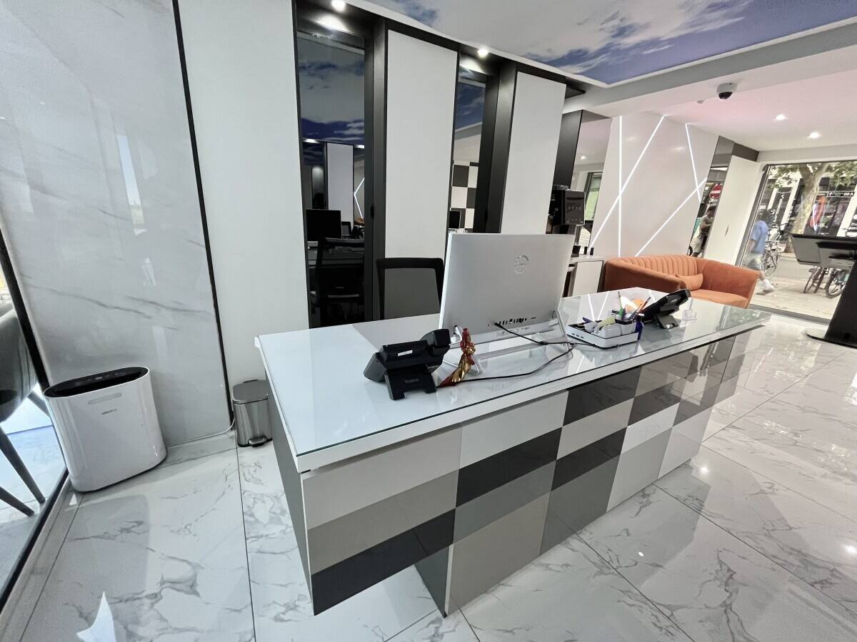 Prime Ground Floor Office Space for Rent in Finsbury Park, London Photo 2