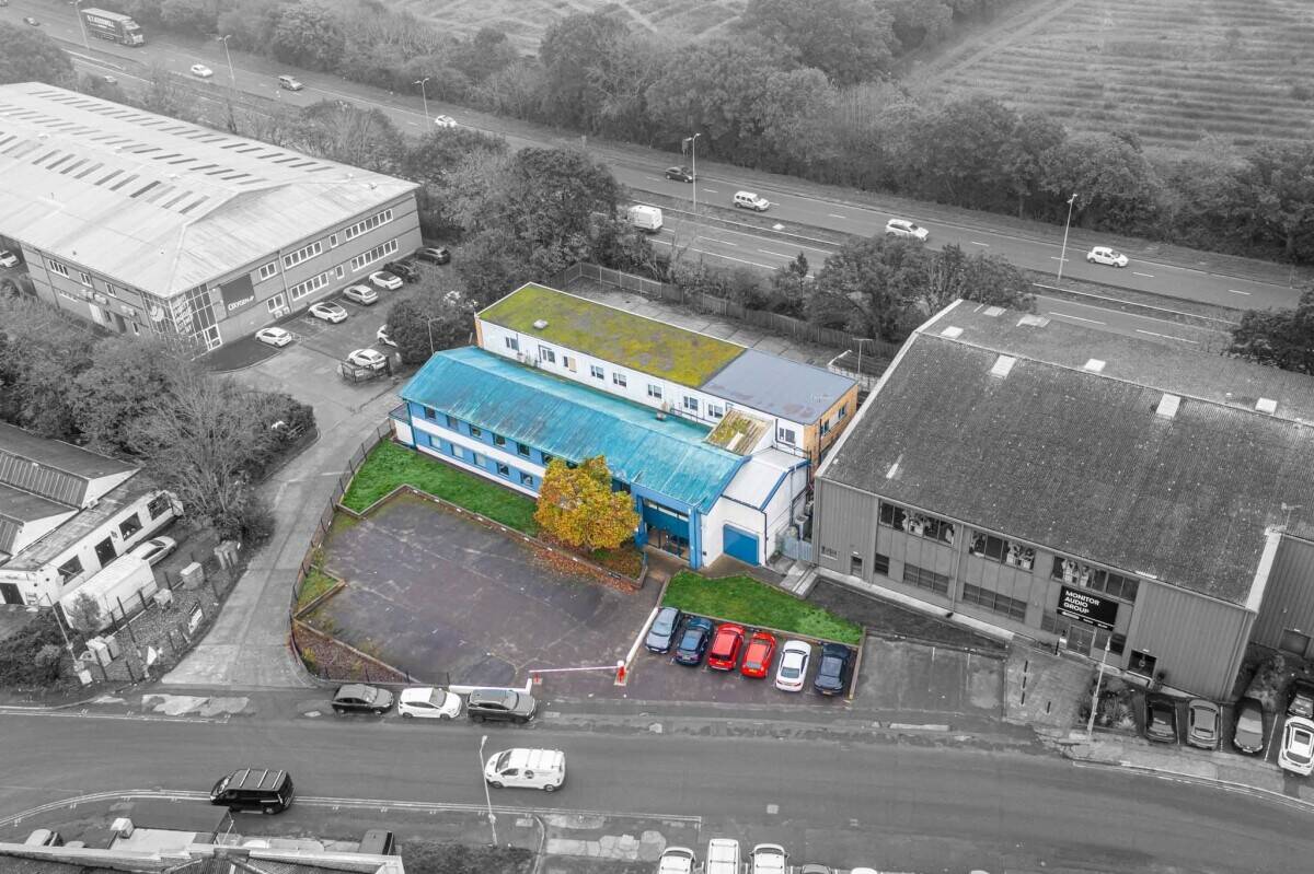 Prime Office Industrial Investment Opportunity in Rayleigh, Essex - 12,896 sq. ft. Photo 2