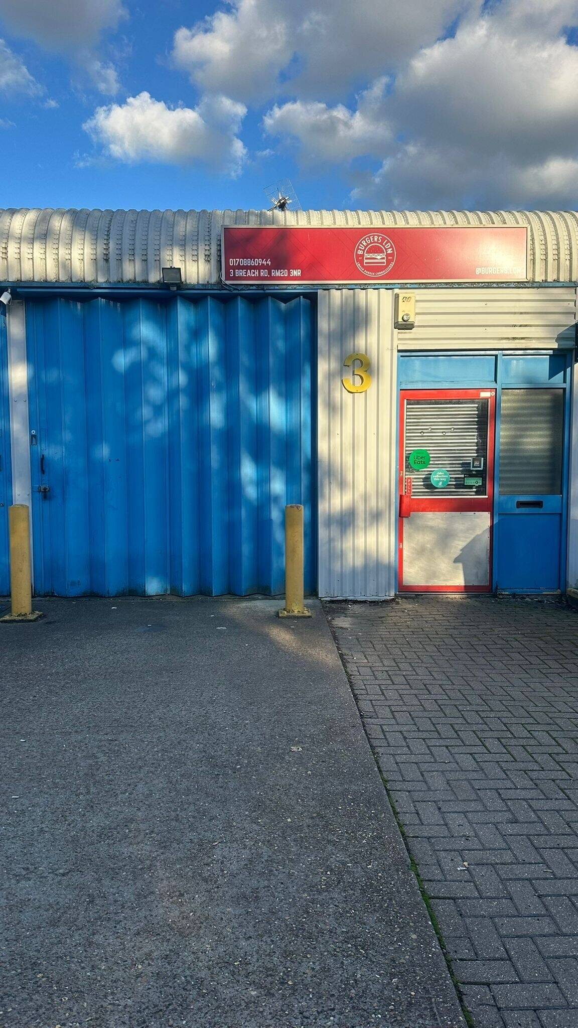 Leasehold Takeaway Premises in Purfleet Essex, Ideal for Multiple Businesses Photo 2