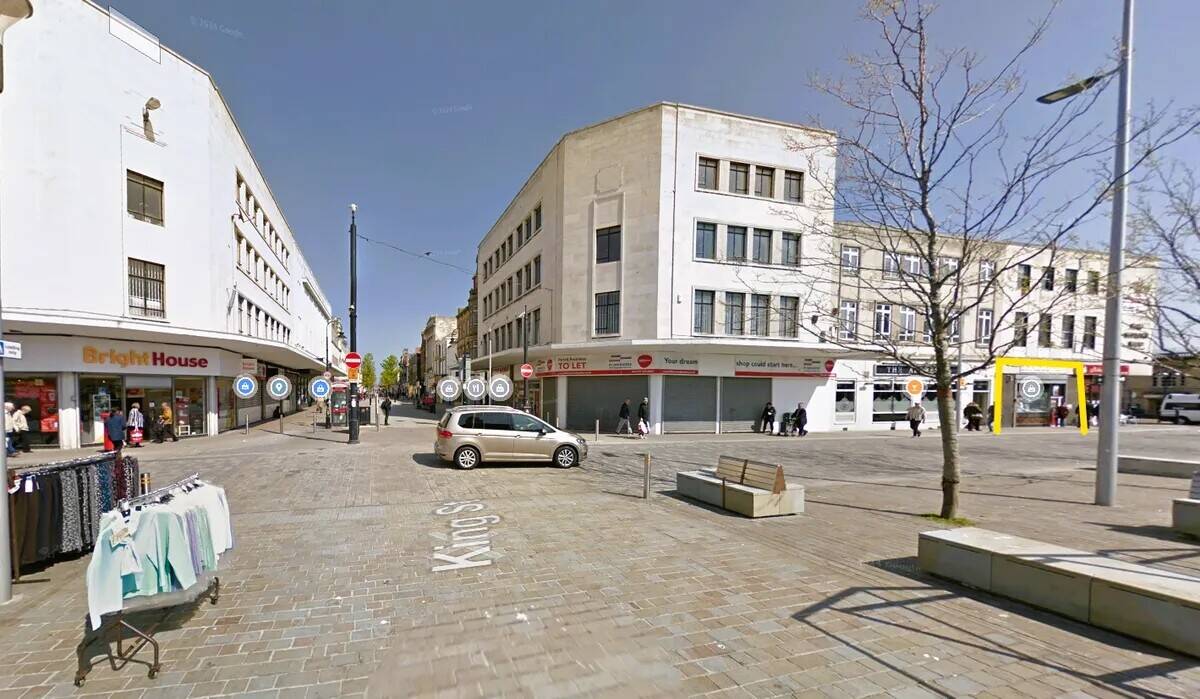 Prime Retail Shop/Coffee Shop Space Available in South Shields Town Centre Photo 2