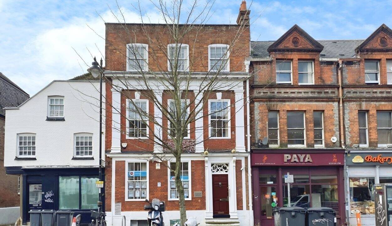 Prime Freehold E-Class Commercial Office for Sale in Central Reading, Berkshire - Immediate Vacancy Photo 2