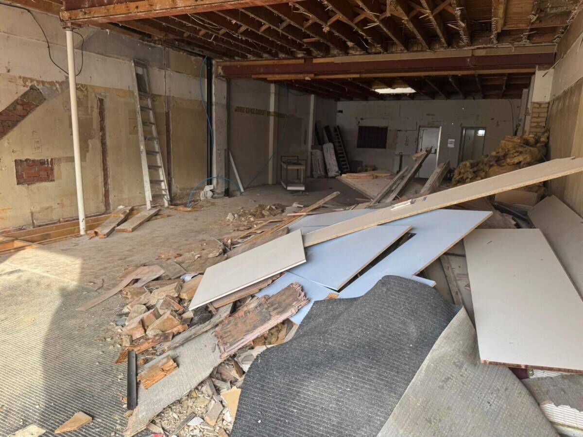 Vacant Retail Premises To-Let TW13 Feltham Photo 2