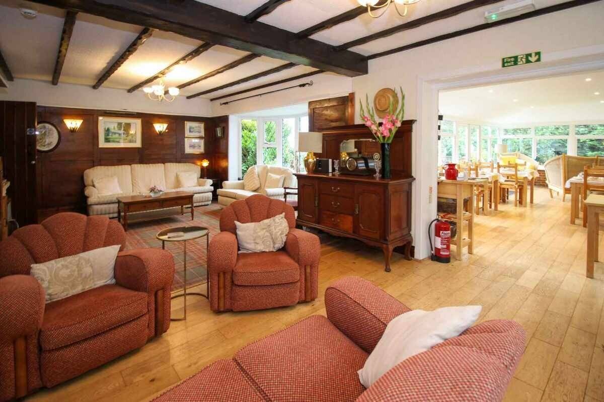 Guest House with Seven Letting Rooms and Two Luxury Apartments in Brixham Devon Photo 1
