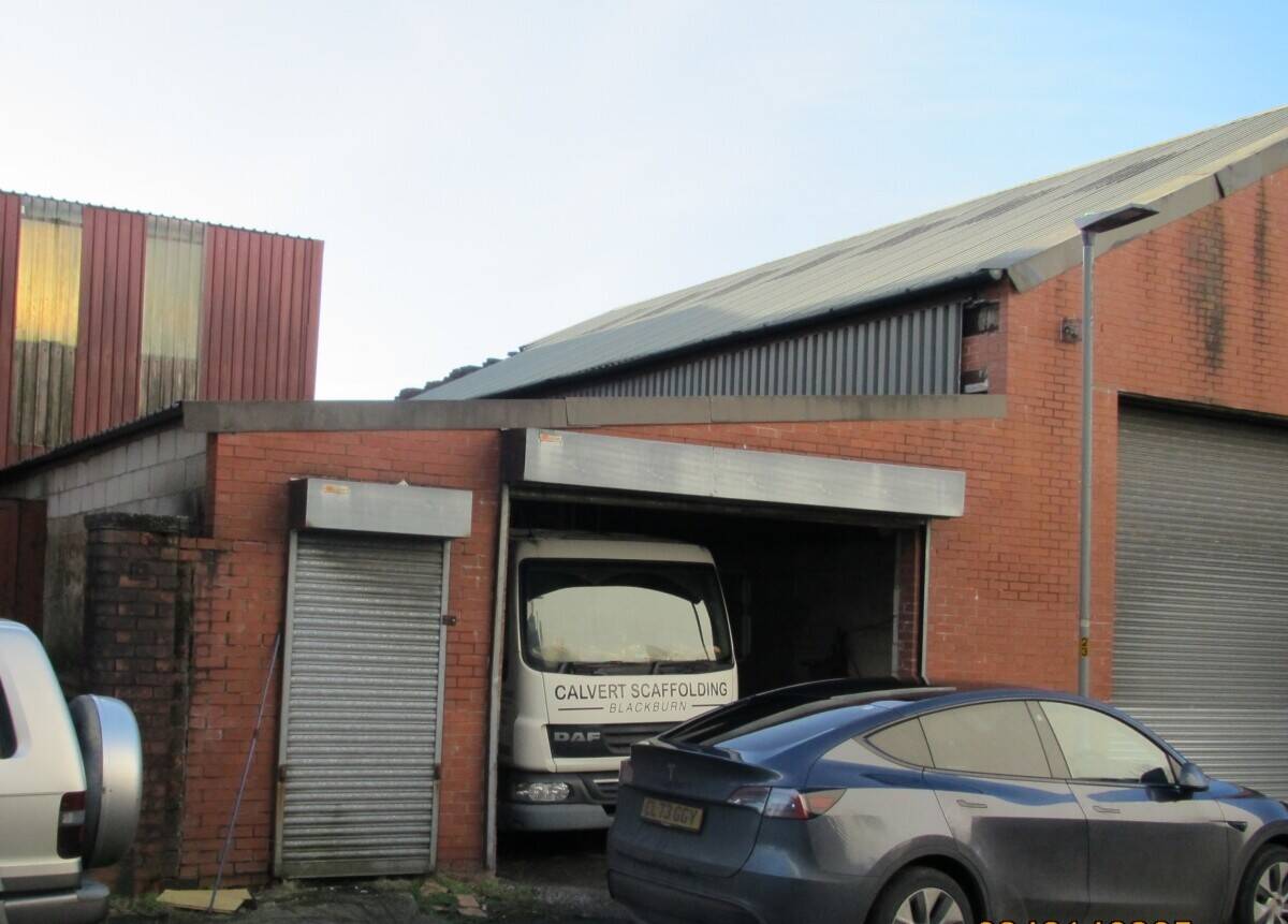Prime 1020 Sq. Ft Commercial Unit for Sale in Blackburn with Vacant Possession Photo 2