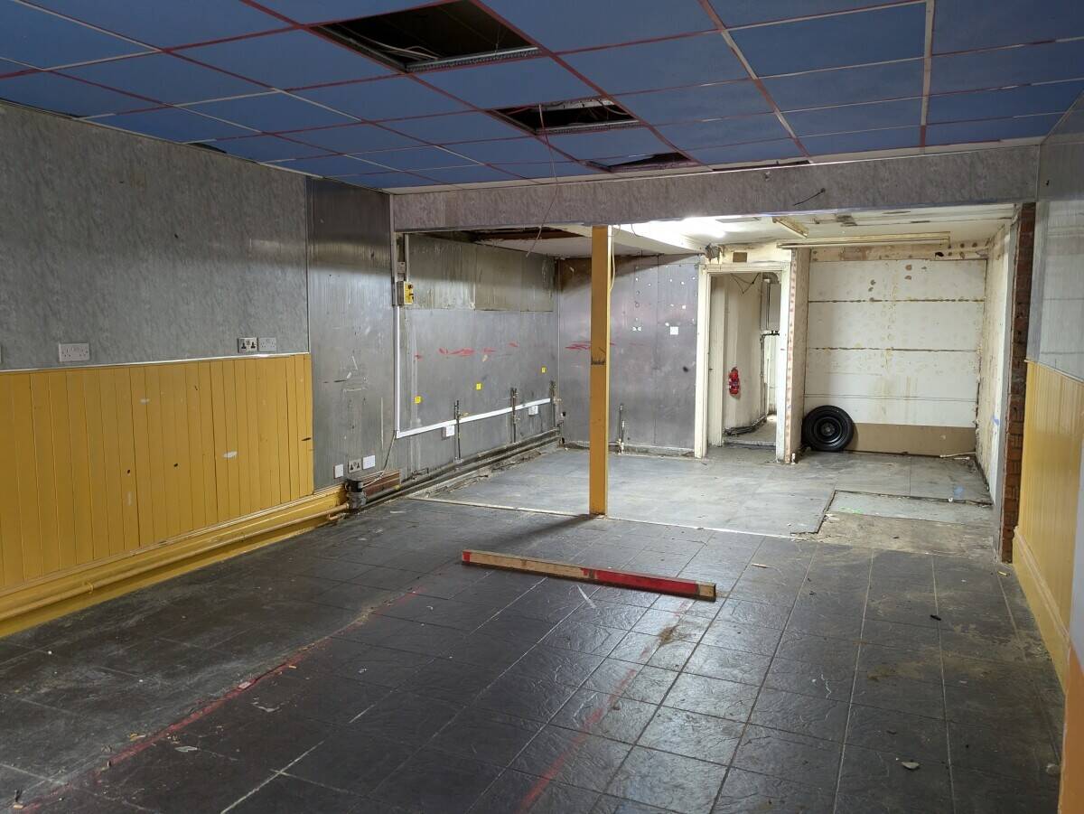 A3 licensed commercial property in Central Cardiff location - No premium Photo 2