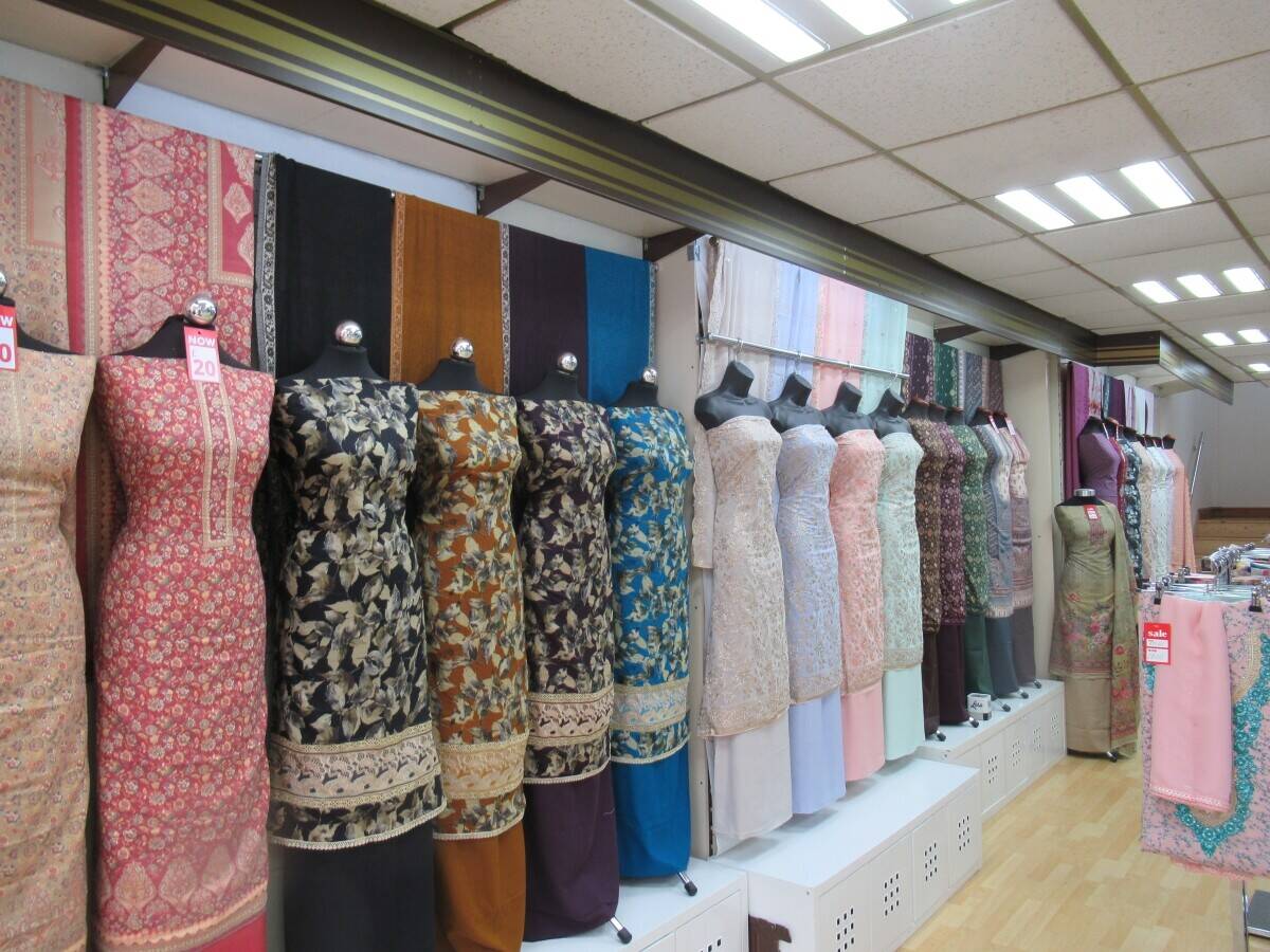 Prime Retail Showroom Available for Lease in Whalley Range, Blackburn Photo 2