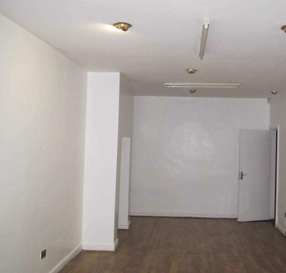 Main Road Shop To Let in Rishton Photo 2