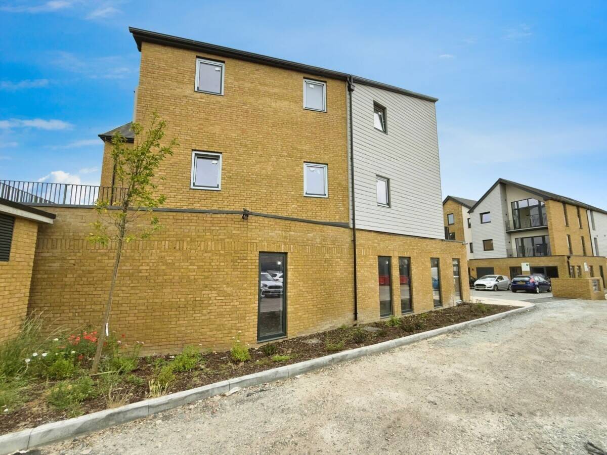 COMMERCIAL PROPERTY TO LET – UNIT 2, THE REGENCY, HIGH STREET, RAYLEIGH Photo 2