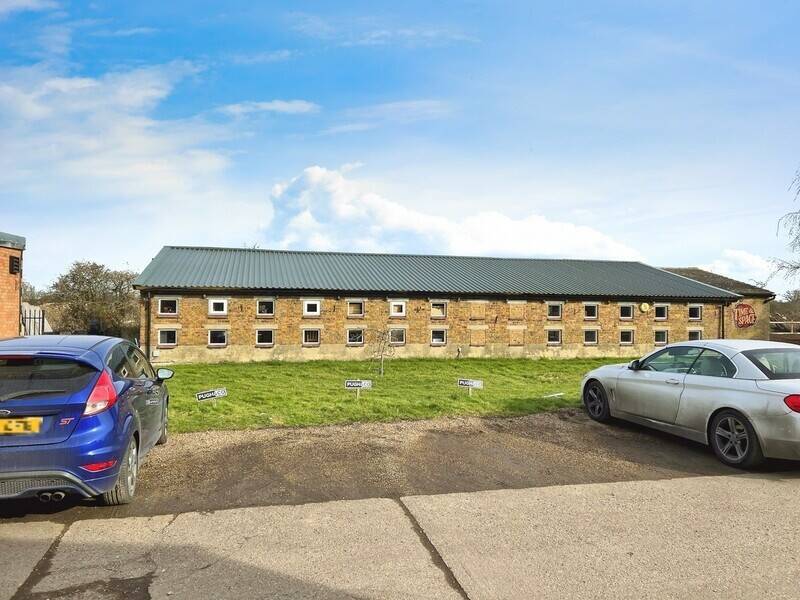 Ground Floor Office, Approx £1,060sqft, Battlesbridge, Essex Photo 2