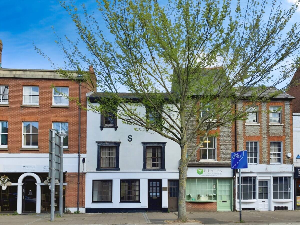 Prime E-Class Commercial Space Available for Rent in Central Reading, Berkshire Photo 2