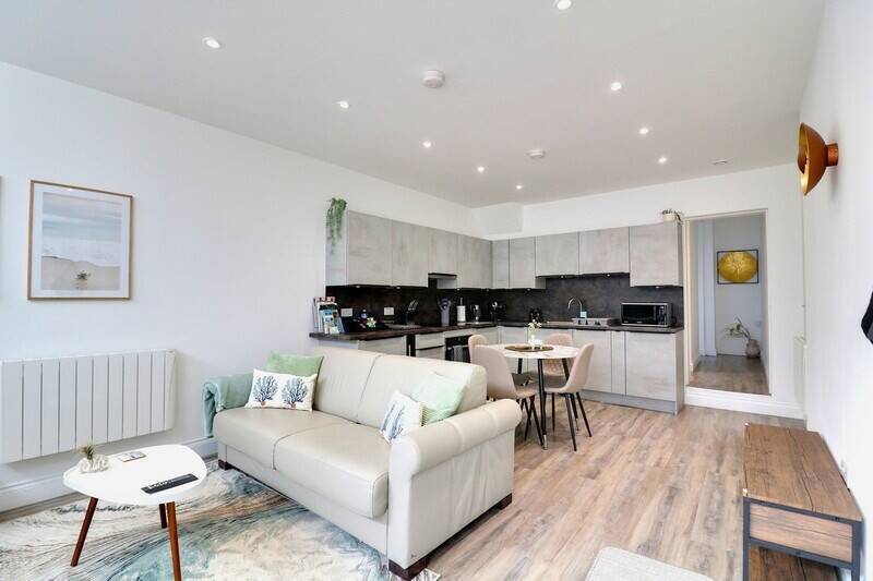 Prime Freehold Holiday Apartments in Walton on the Naze, Ideal Airbnb Investment Photo 2