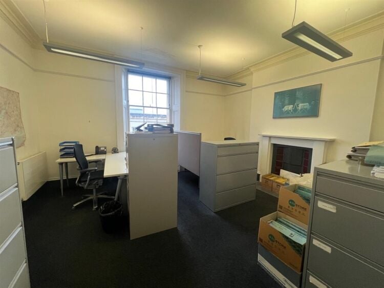 Grade II Listed Office Space with Modern Amenities in Bristol's Prime Location Photo 2