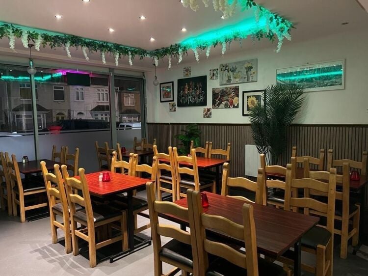 A partially fitted restaurant of approx 710 ft² benefiting from commercial extraction, bar, friends, and a partially fitted kitchen. we understan Photo 2